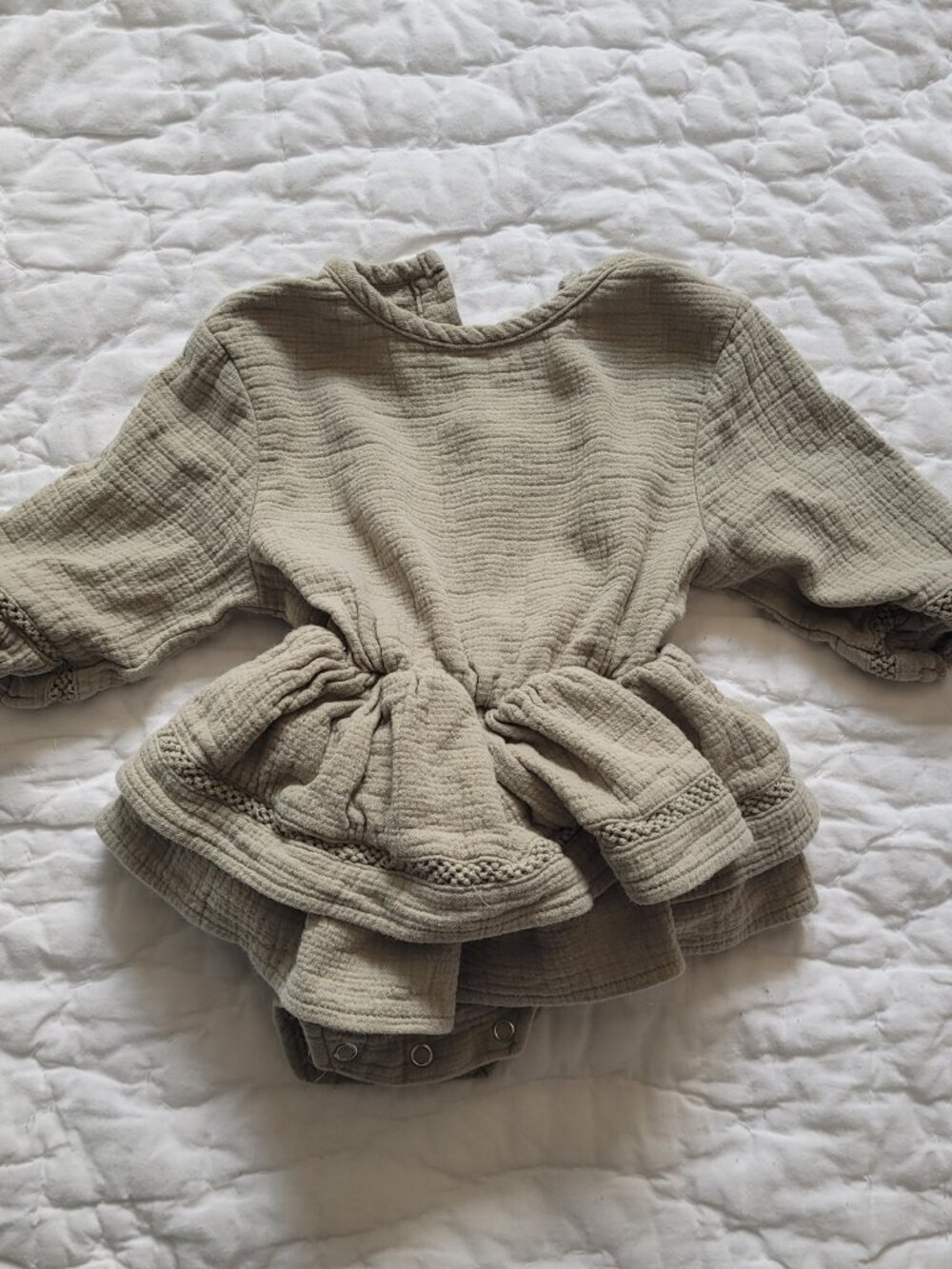 Quincy Mae Sage Green Organic Cotton Gauze Bubble Romper Crochet Trim 12-18M